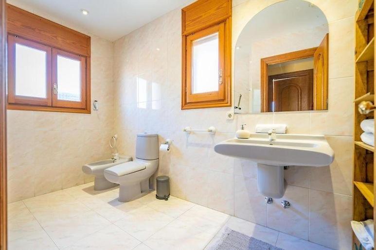 فيلا Preciosa Casa 2000 M2 Piscina Mar Barbacoa Felicidad سانتا سوزانا المظهر الخارجي الصورة