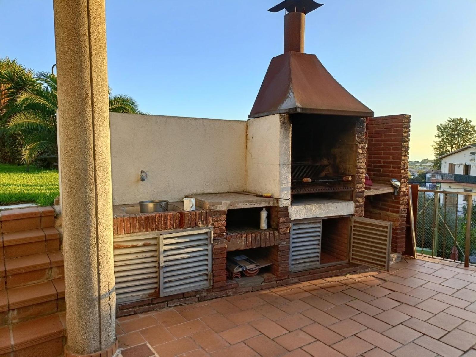 فيلا Preciosa Casa 2000 M2 Piscina Mar Barbacoa Felicidad سانتا سوزانا المظهر الخارجي الصورة